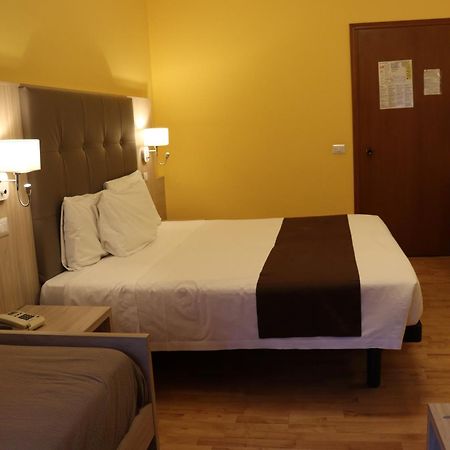 Hotel Montereale ปอร์เดโนเน ภายนอก รูปภาพ