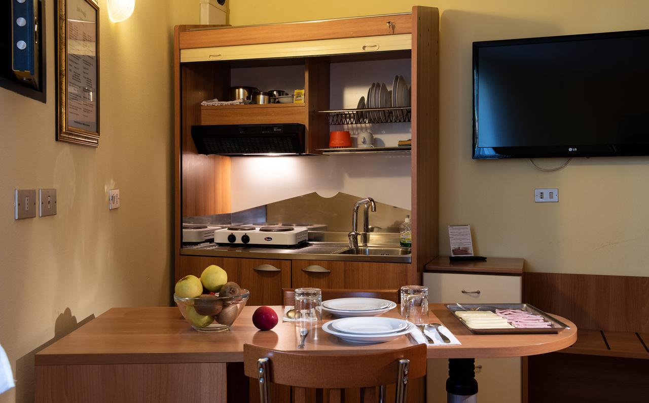 Hotel Montereale ปอร์เดโนเน ภายนอก รูปภาพ