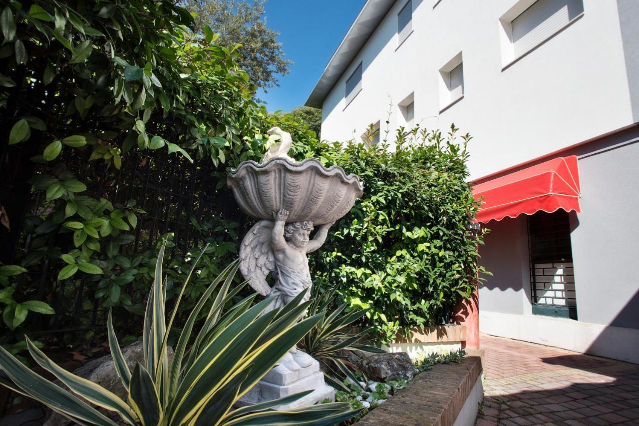 Hotel Montereale ปอร์เดโนเน ภายนอก รูปภาพ
