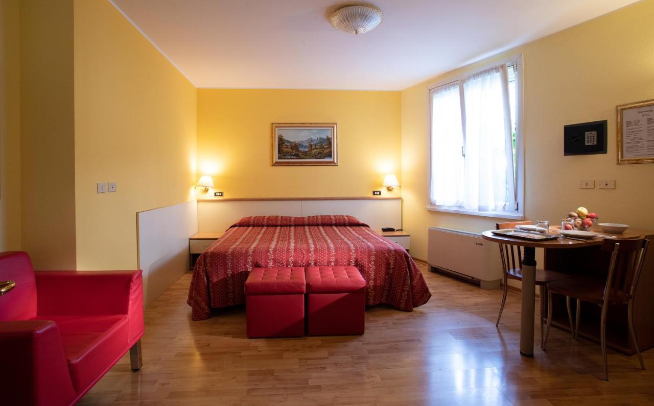 Hotel Montereale ปอร์เดโนเน ภายนอก รูปภาพ